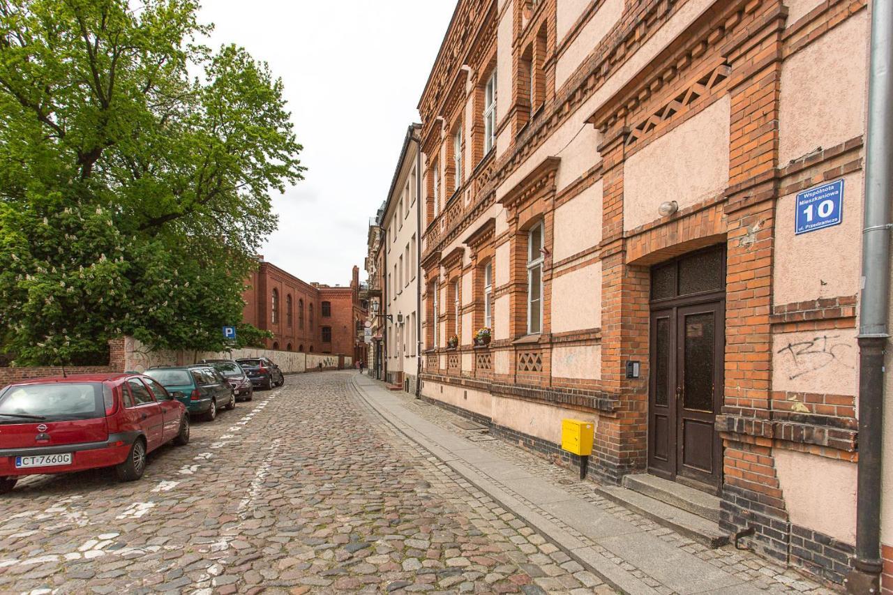 Three Single Beds Appartement Stary Toruń Buitenkant foto