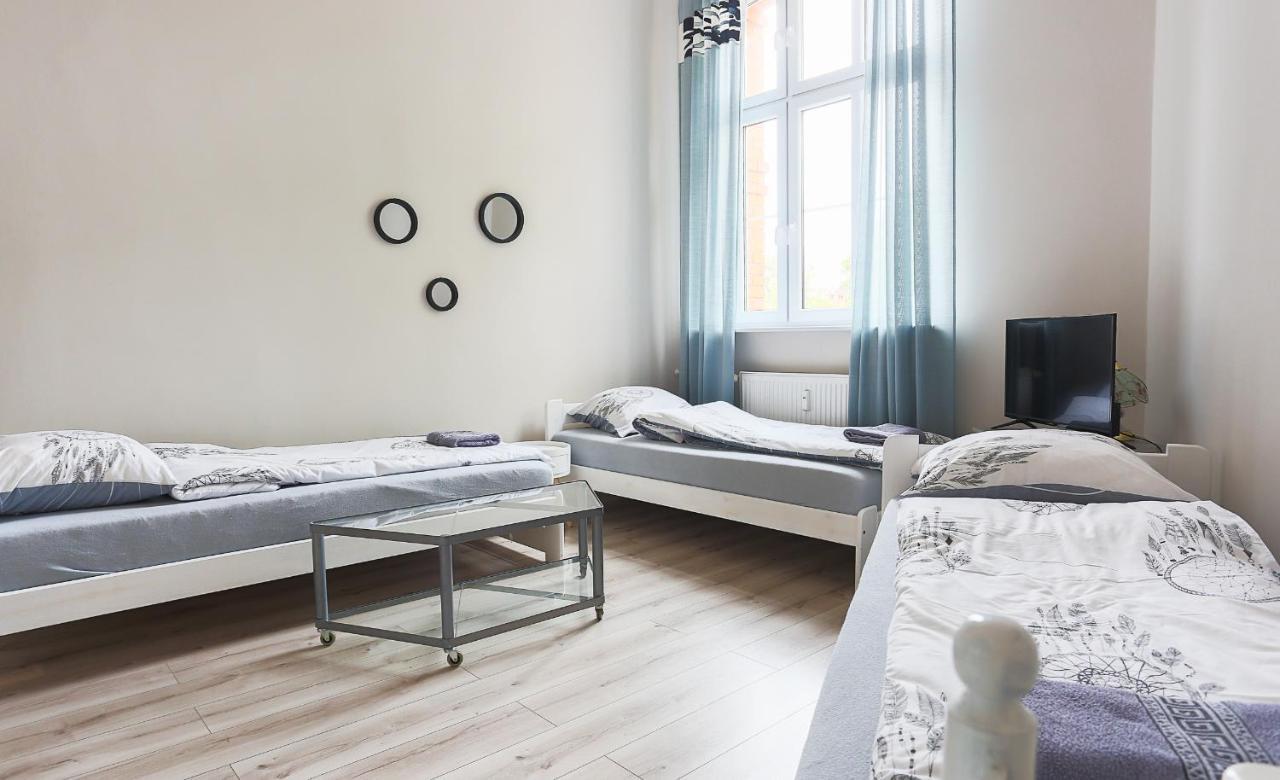 Three Single Beds Appartement Stary Toruń Buitenkant foto