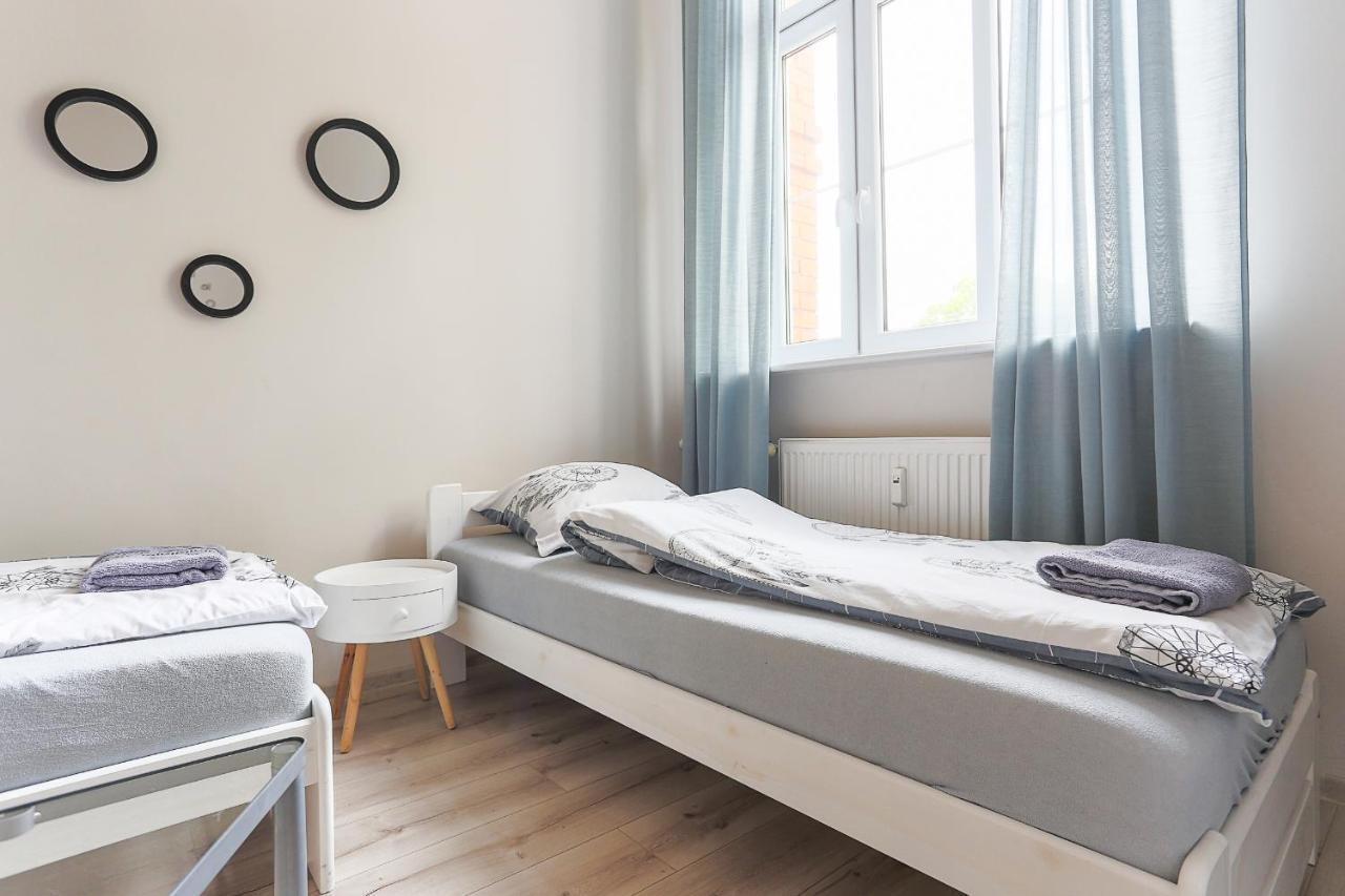 Three Single Beds Appartement Stary Toruń Buitenkant foto