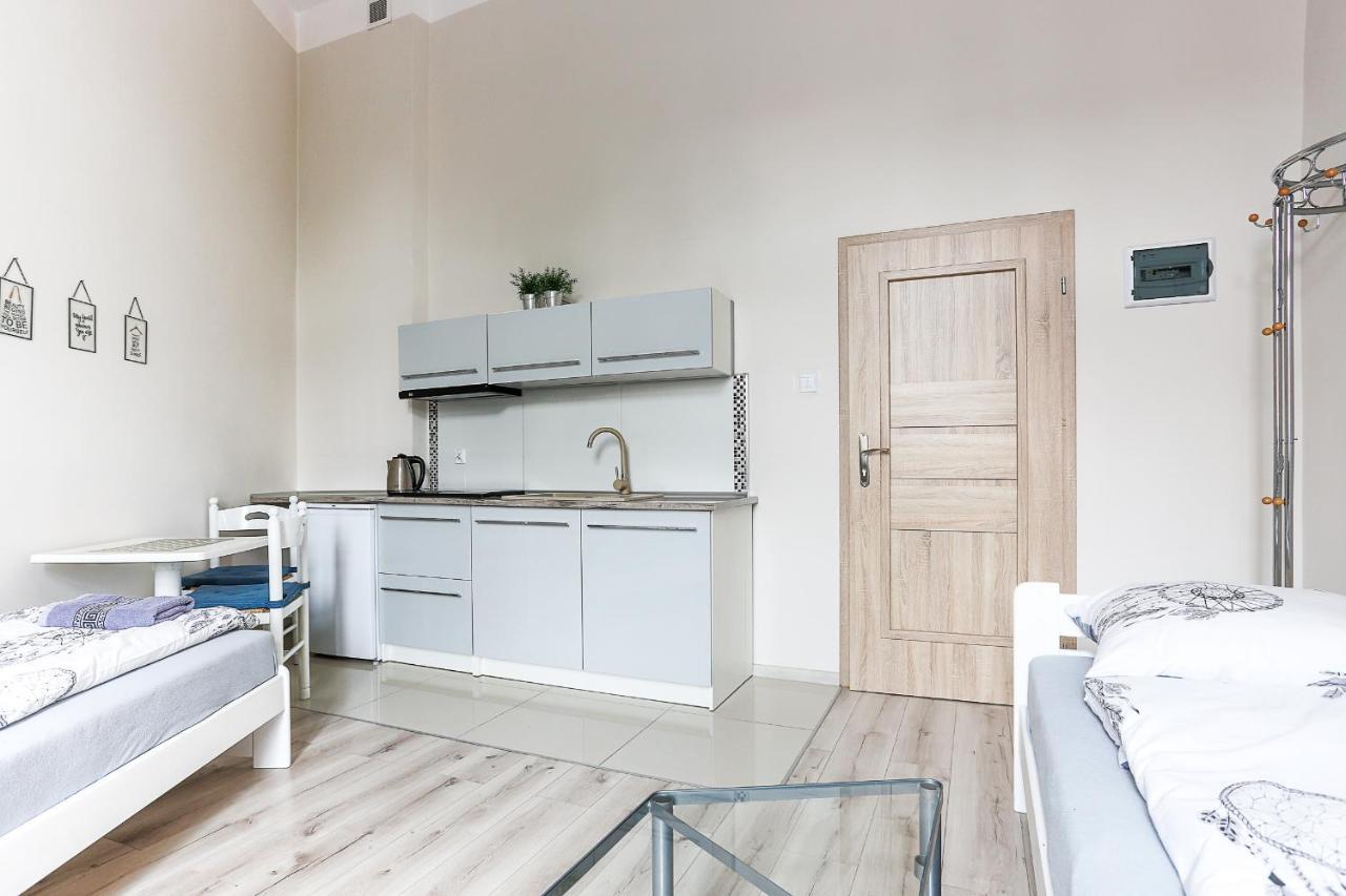Three Single Beds Appartement Stary Toruń Buitenkant foto